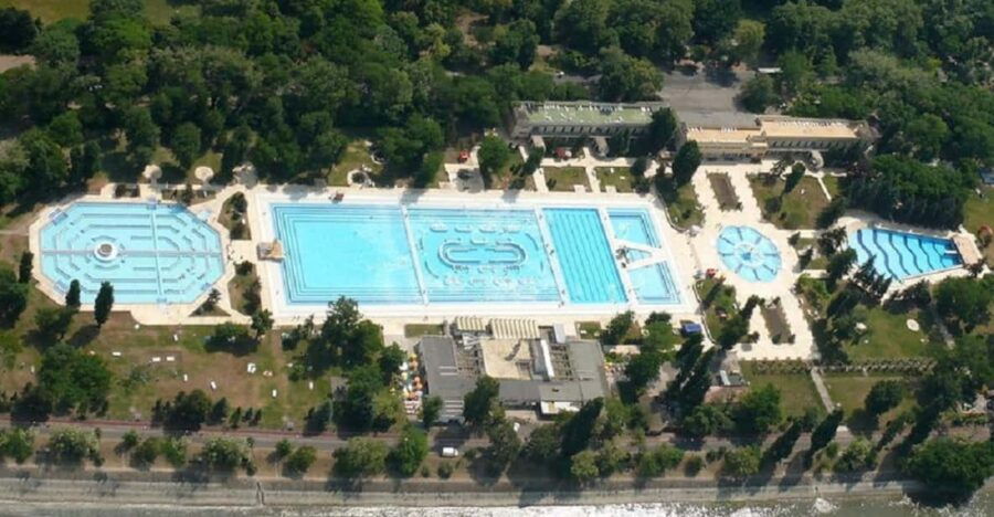 Budapest: Palatinus Spa & Pools Full-Day Admission - Location and Accessibility