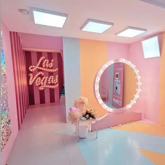 Budapest: Selfie Museum and Splatter Room Combo Entry Ticket - Ticket Information and Pricing