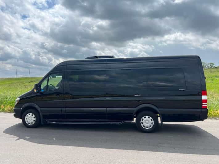 Calgary: Banff, Lake Louise, or Jasper Shuttle Transfer
