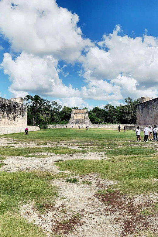 Cancun: Chichen Itza, Cenote, and Traditional Lunch Tour