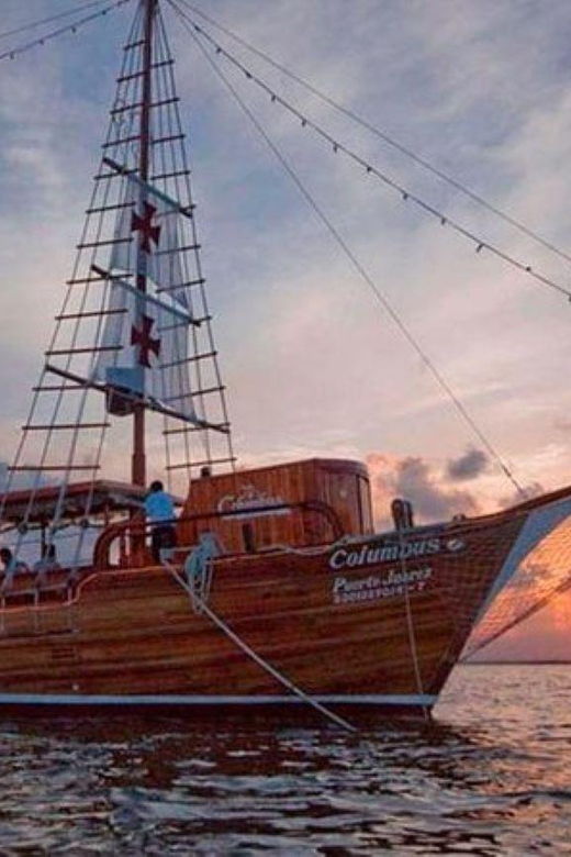 Cancun: Sailing & Romantic Dinner