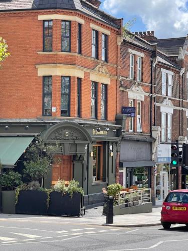Chamberlayne Inn - Property Overview