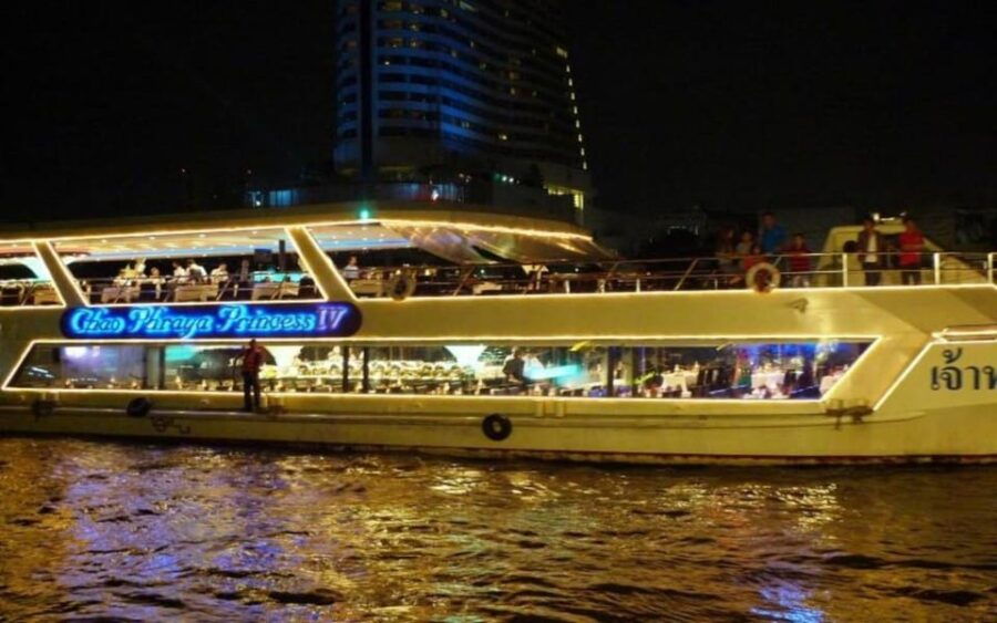 Chao Phraya River Dinner Cruise (Indian Buffet)
