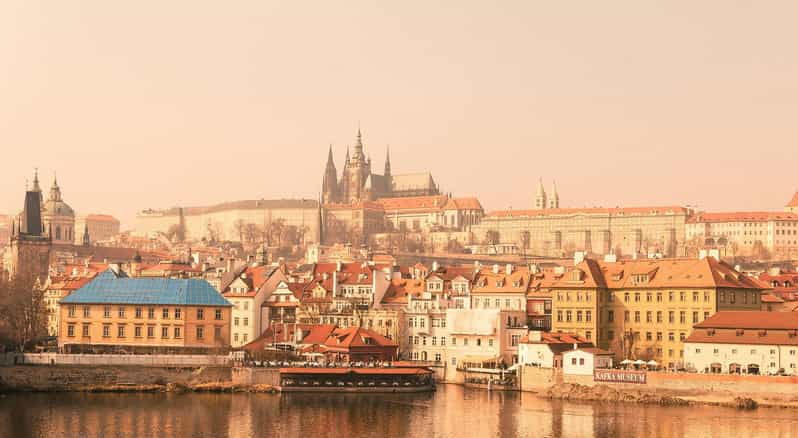 Charles Bridge and Prague Castle Walking Tour