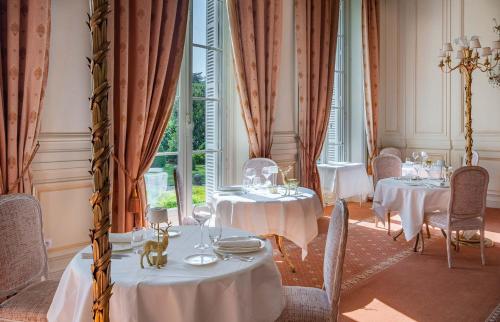 Chateau De Rochecotte - Hotel Overview