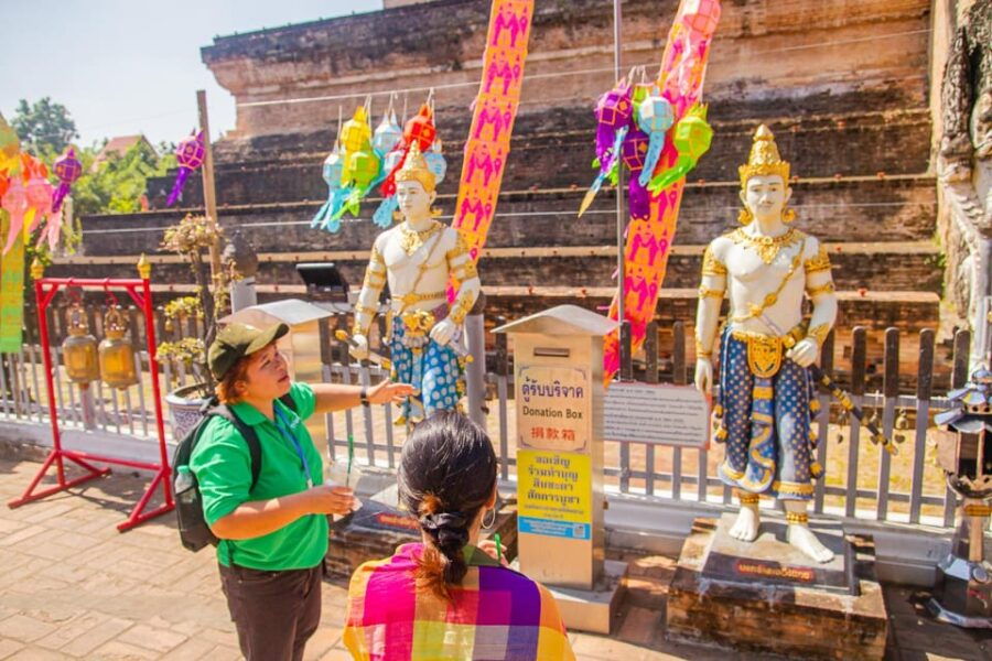 Chiang Mai: Chiang Mai Old City Twilight Walking Tour