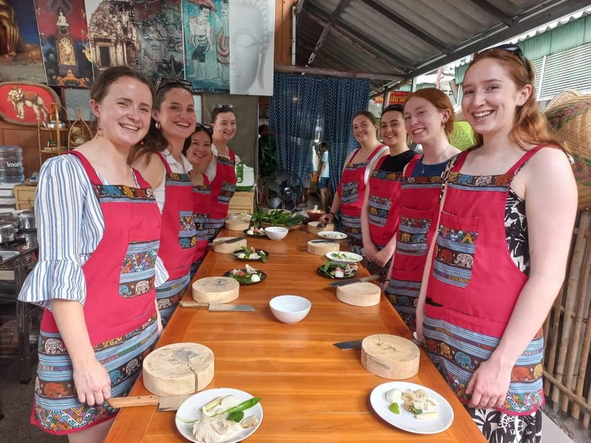 Chiang Mai : Small Group Thai Cooking Class With Market Tour - Activity Overview and Pricing