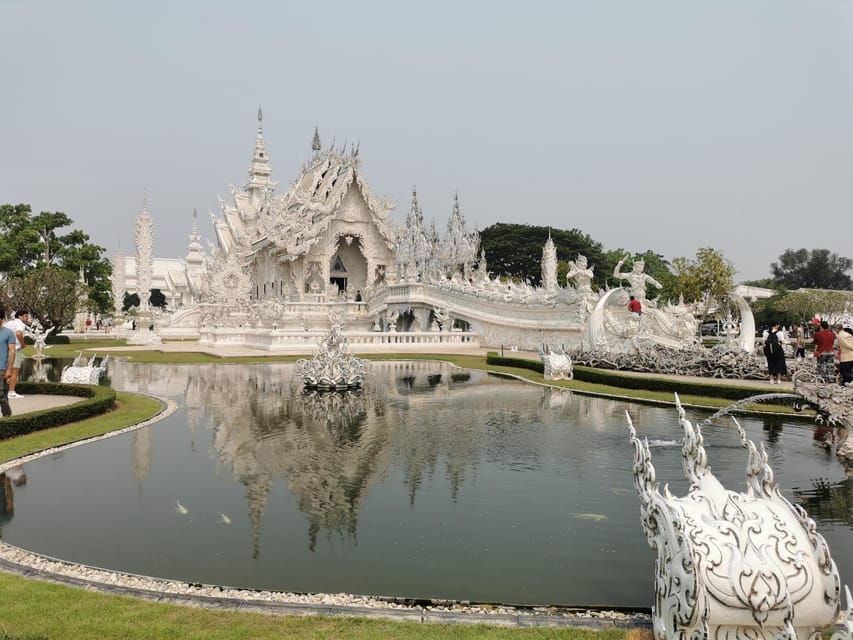 Chiang Rai: 3 Temples and Golden Triangle 1 Day Tour