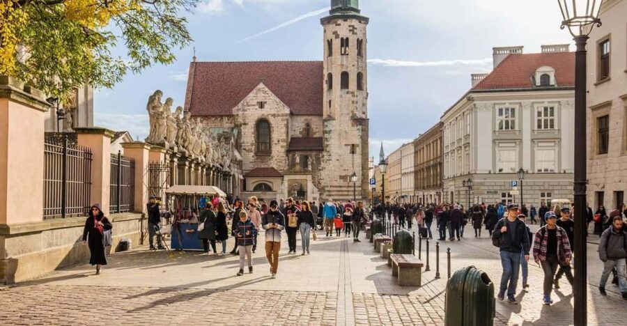 Classic Guided Walking Tour in The Old Town of Krakow