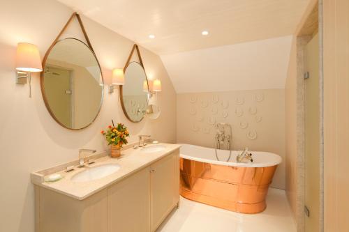 Coworth Park - Dorchester Collection - Overview of Coworth Park