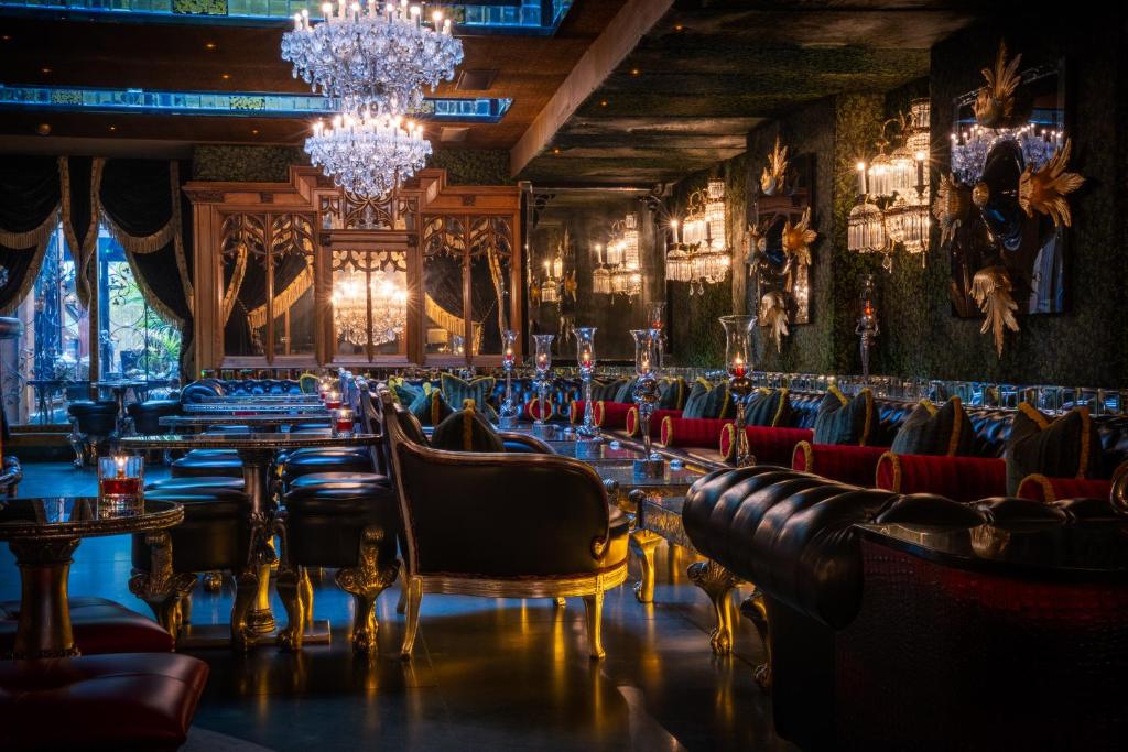 Crazy Bear Beaconsfield - Hotel Overview