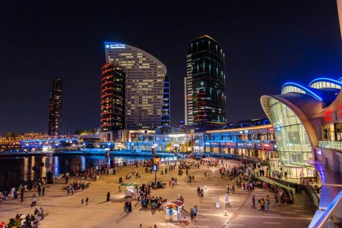 Crowne Plaza Dubai Festival City - Hotel Overview and Location