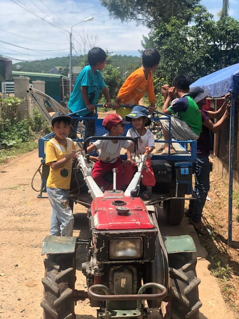 DALAT : SHARE MINIVAN TO VISIT WATERFALLS AND COUNTRYSIDE