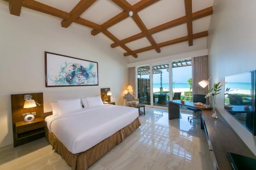 Danat Jebel Dhanna Resort - Resort Overview