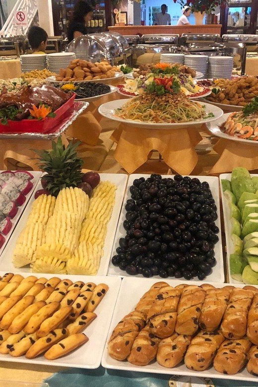 Dinner on Cruise Saigon River – Group Tour