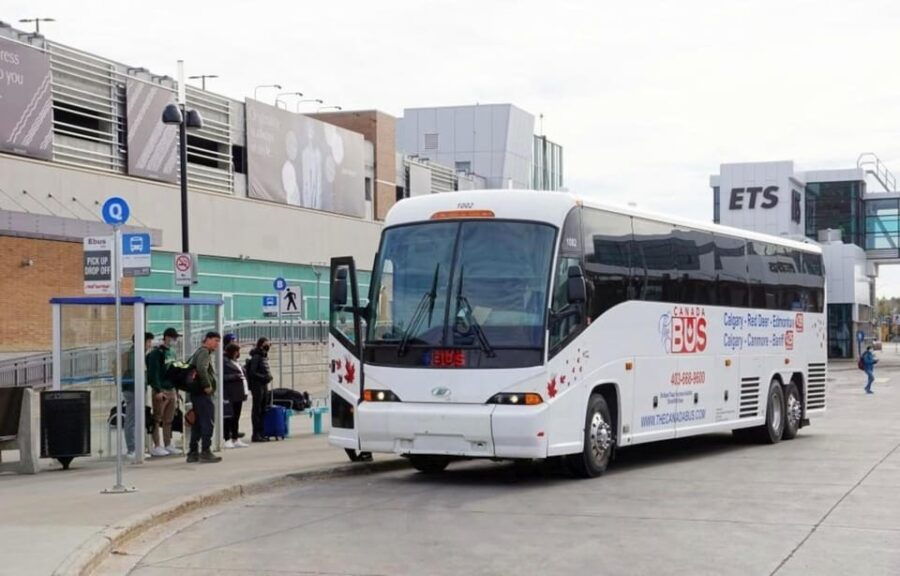 Discover Alberta in Canada Bus Between Calgary and Red Deer