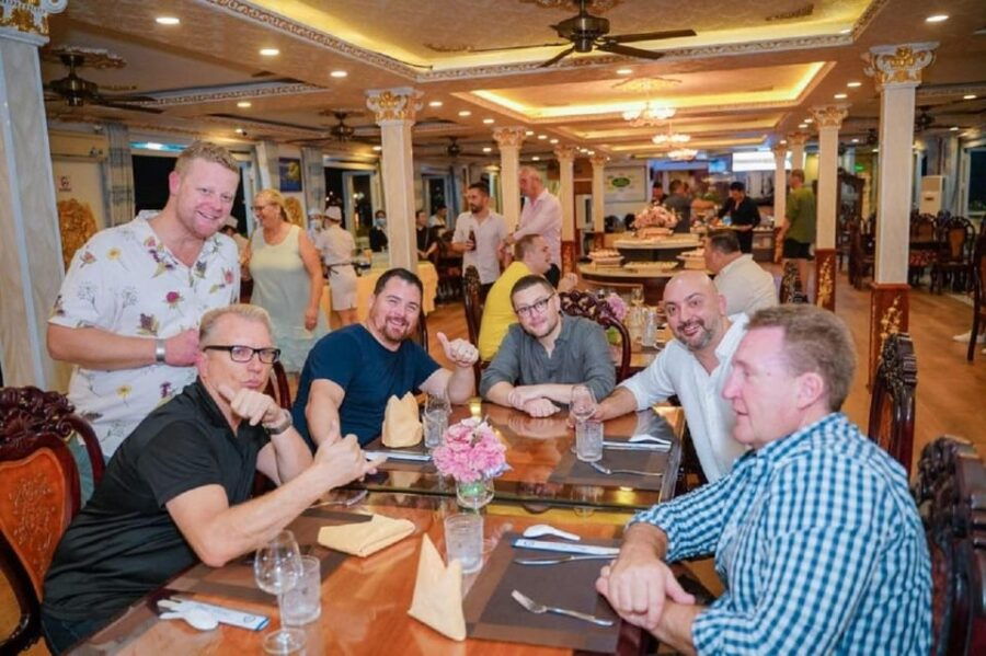 Discover HCM Nightlife: Dinner on Cruise With Hotel Pickup - Overview of the Dinner Cruise
