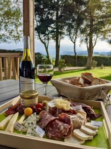 Domain the 2 Worlds - Overview of Domaine Les 2 Mondes