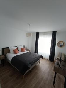 Domitys The White Chalks - Overview and Location