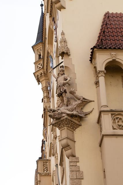 Drunken Monkey Almost Free Tour: Pragues Top Sights+1 Drink