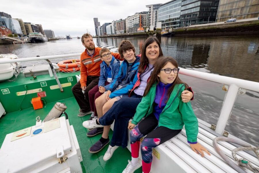 Dublin: Old Liffey Ferry Guided Tour