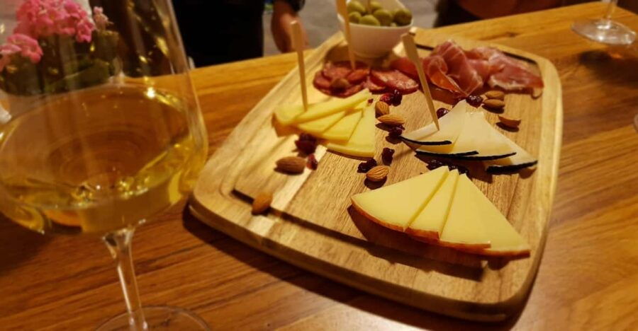 Dubrovnik: Private Old Town Highlights & Food Tour - Tour Overview