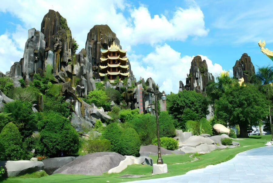 Easy Rider Tour 1 Way: Hoi An/ Danang to Hue or Vice Versa