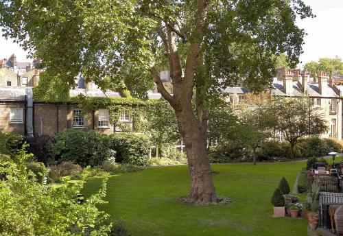Egerton House - Hotel Overview and Location
