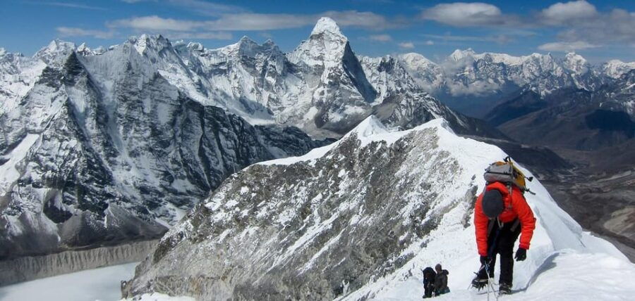 Everest Base Camp Trek With Island Peak Climbing - Trek Overview and Itinerary