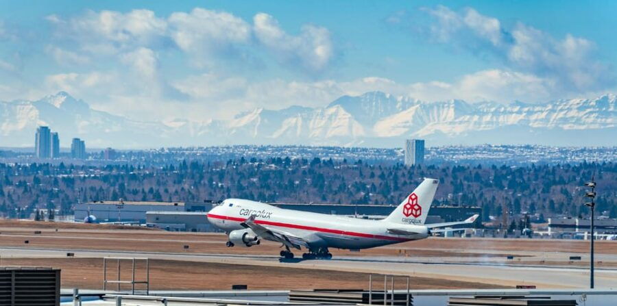 Exclusive Private Shuttle: YYC Airport and Calgary Transfers - Service Overview