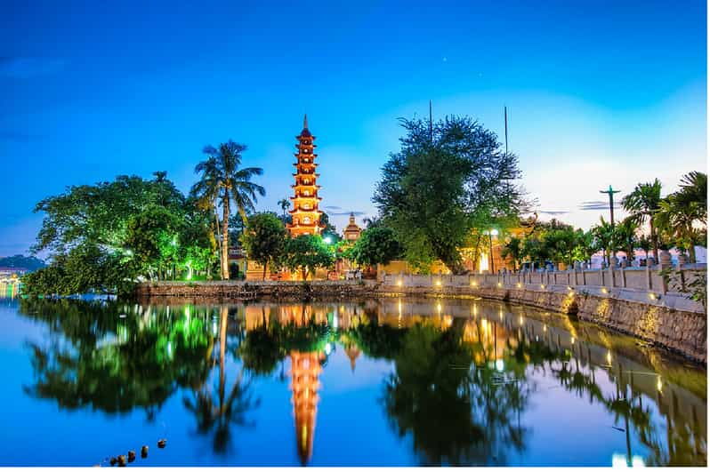 EXPLORE HA NOI CITY TOUR FULL DAY WITH LIMOUSINE GROUP TOUR