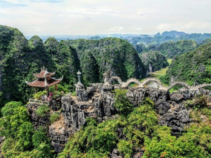 Explore Ninh Binh in 1 Day: Trang An, Mua Cave & Hoa Lu