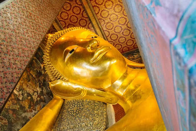 Exploring Bangkok by Local Transfers and Walking Tour