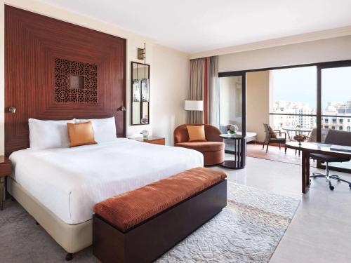 Fairmont The Palm - Overview and Location