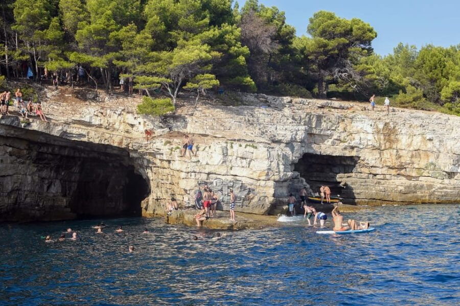FAZANA PRIVATE Koralj Boat Tour Galebove Rocks – NP Brijuni