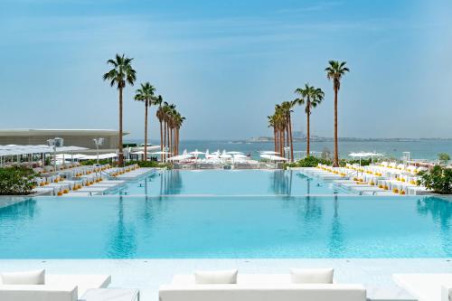 FIVE LUXE - Luxurious Accommodation Options