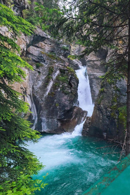 From Calgary: Banff, Moraine Lake and Lake Louise Tour