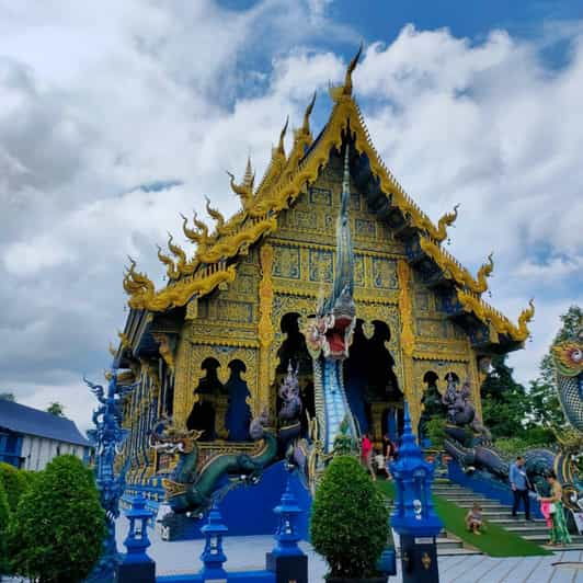 From Chiang Mai: Day Trip Chiang Rai White, Blue, Red Temple