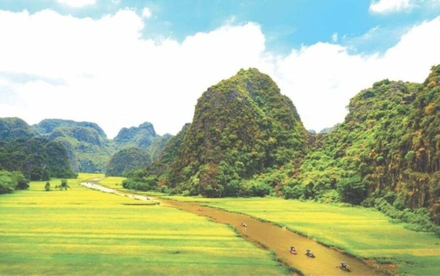 From Ha Noi: Explore Hoa Lu, Tam Coc and Mua Cave Full Day