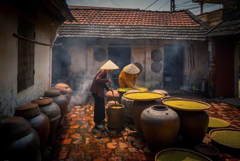 From Hanoi: 1-Day Duong Lam Ancient Village Tour and Biking