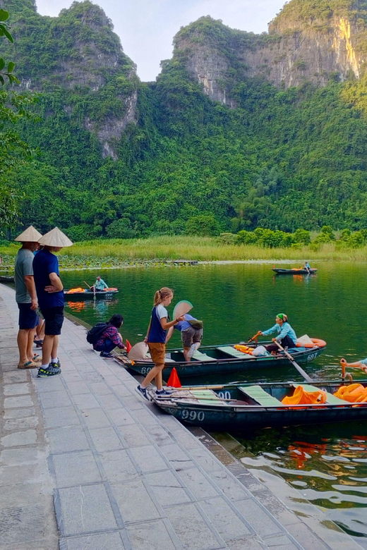 From Hanoi: Bai Dinh and Trang an Private Tour With Lunch - Tour Overview