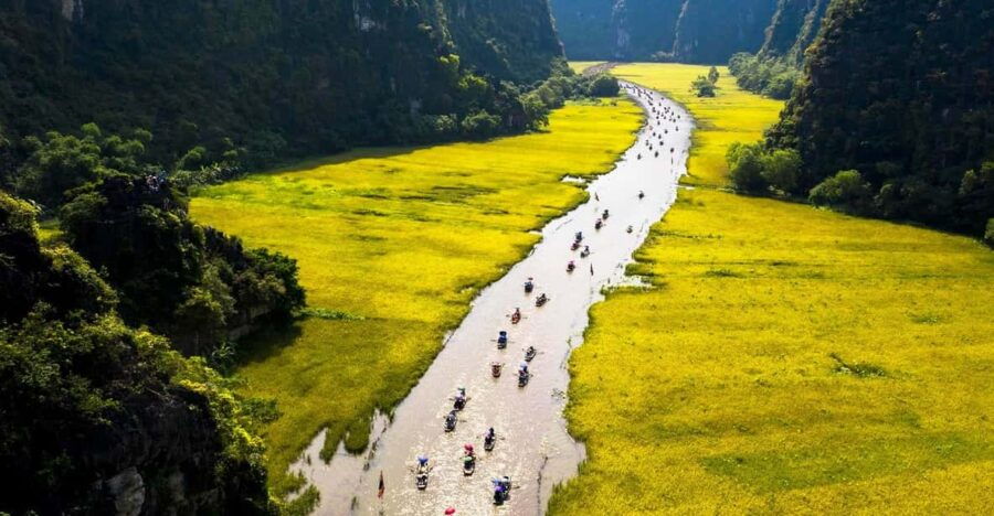 From Hanoi: Bai Dinh, Trang An, and Mua Cave Day Trip