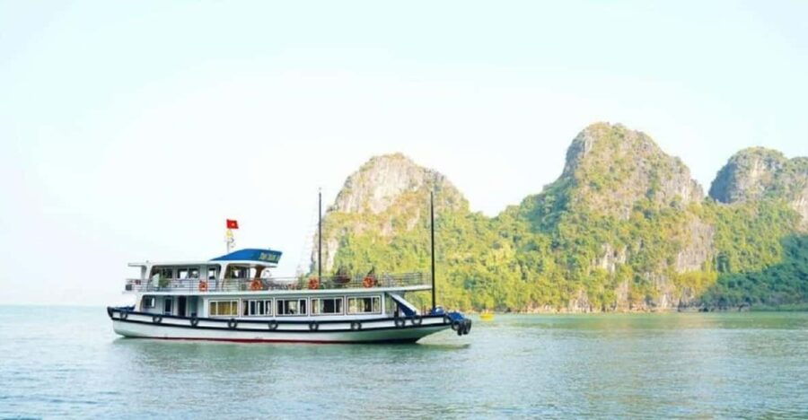 From Hanoi: Halong Bay Daily Tour With Kayaking and Lunch