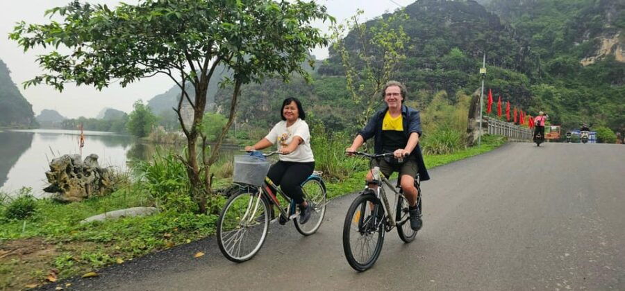 From Hanoi: Hoa Lu, Trang an & Mua Caves Group Full-Day Trip