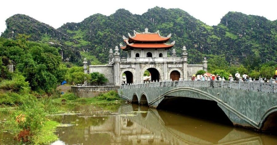 From Hanoi: Ninh Binh and Trang an Day Trip With Limousine