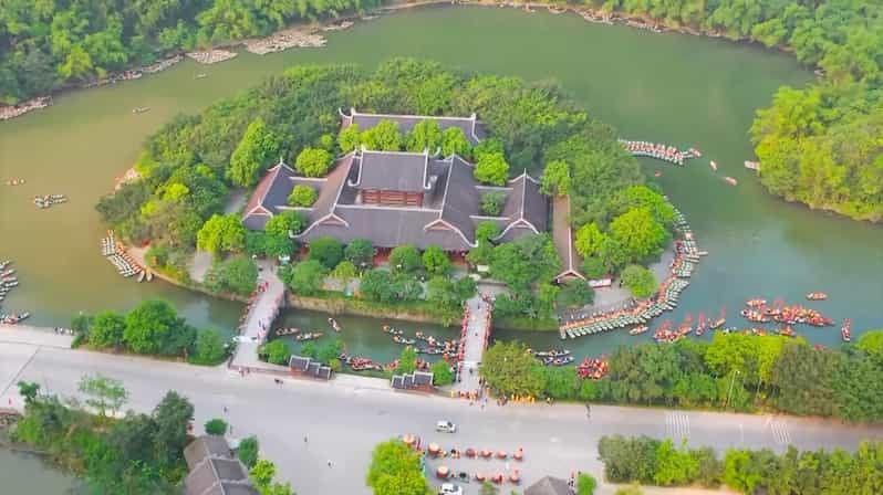 From Hanoi: Ninh Binh Day Tour Hoa Lu Trang an and Mua Cave