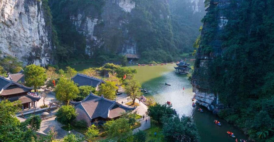 From Hanoi: Trang an Boat , Bai Dinh Pagoda,& Mua Cave Tour