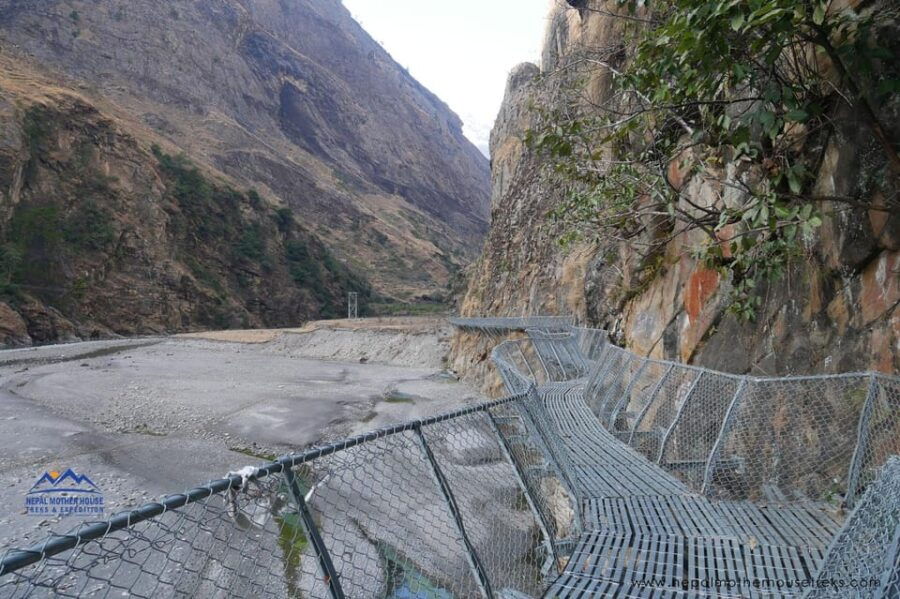 From Kathmandu: Manaslu Circuit Tea House Trek 11 Days