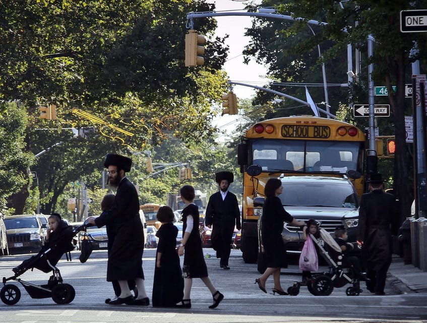 From Manhattan: 5-Hour Bronx, Queens, and Brooklyn Bus Tour