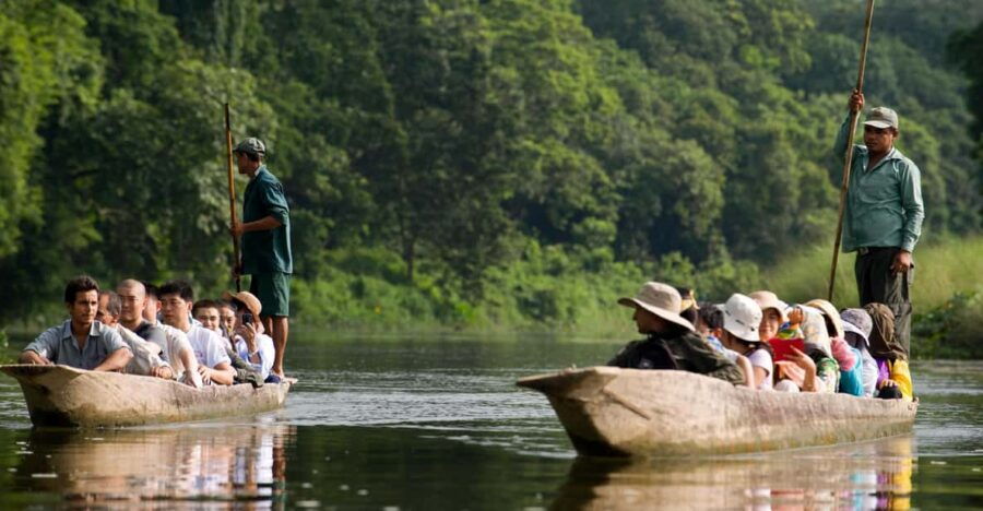 From Pokhara: 3 Days Luxurious Trip to Chitwan With Flights